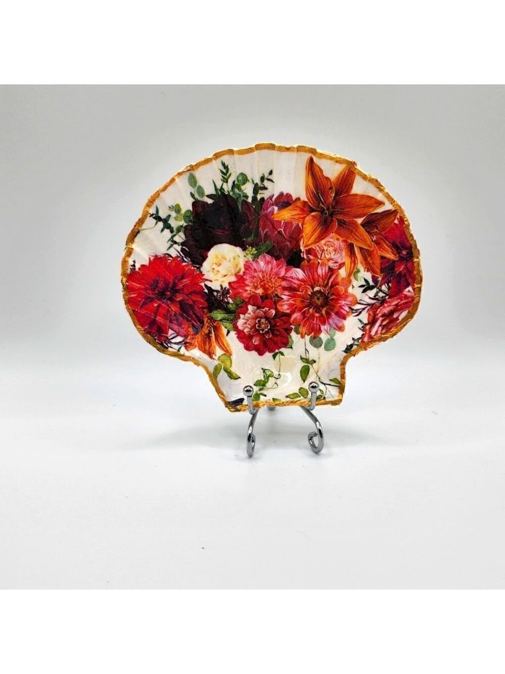 Decoupage Scalloped shell flower bouquet